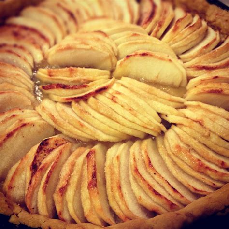 La tarte aux pommes sur pâte super sablée