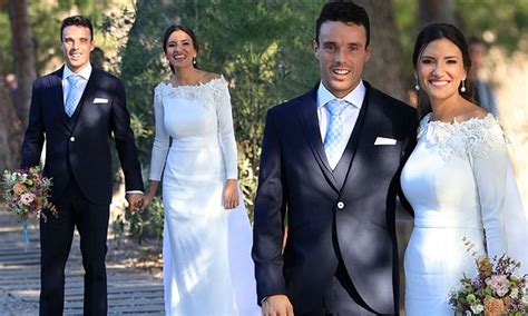 Learn about roberto bautista agut: Roberto Bautista Agut ties the knot with his blushing ...