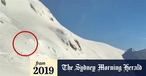 Video Avalanche Hits Swiss Ski Resort