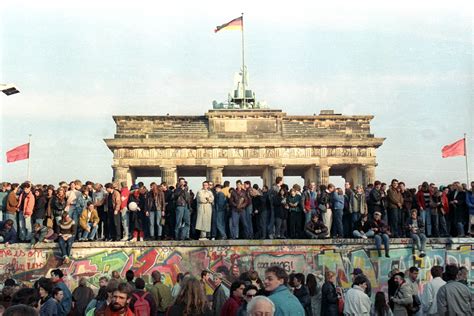 When The Berlin Wall Fell
