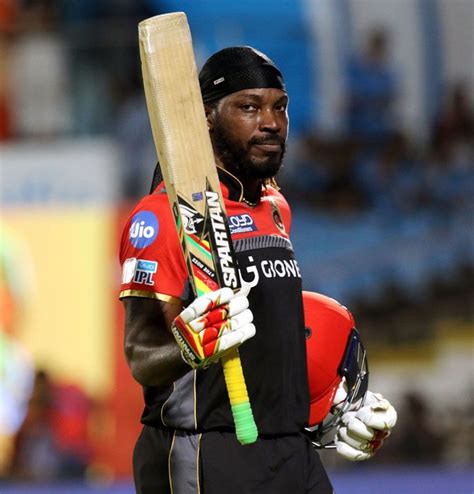 Universe Boss Gayle First Player To Score 10000 Runs In T20s