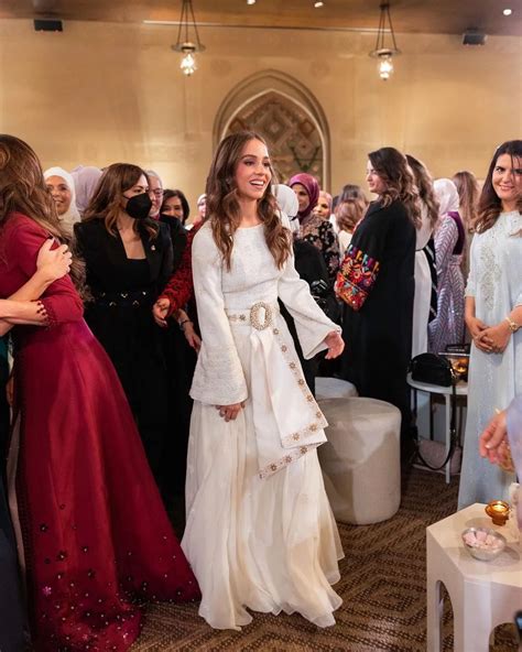 Sebastian Usher On Twitter Jordan Queen Rania Shares Pix Of Henna Party For Her Daughter