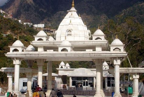 Pilgrimage to vaishno devi to resume from sunday after nearly 5 months of suspension. Mata Vaishno Devi Shrine reopens today, Only 2,000 people ...