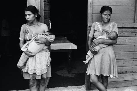 23 Vintage Breastfeeding Photos Full Of Love And Strength