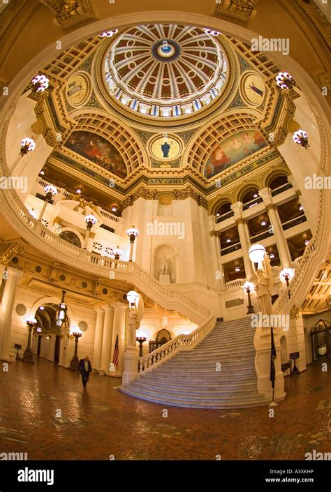 Rotunda Pennsylvania State Capitol Harrisburg Pa Usa Stock Photo Alamy