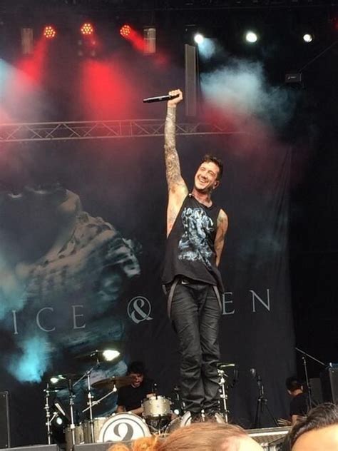 austin carlile is seriously bae austin carlile of mice and men music bands