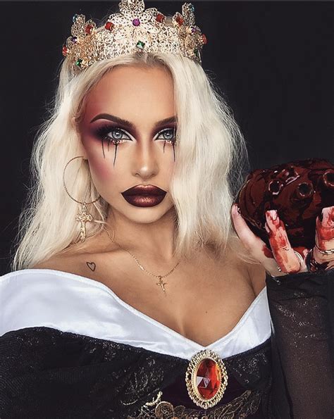 Spooky Chic Halloween Makeup Ideas We Are Obsessing Over