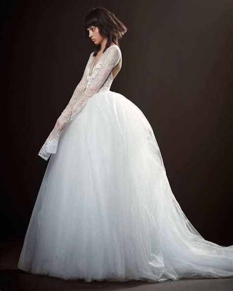 Long Sleeved Wedding Dresses We Love Wedding Dresses Vera Wang Vera