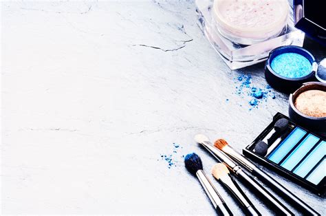 Brush Breakdown Five Makeup Brushes You Need Explained Weekly Sauce