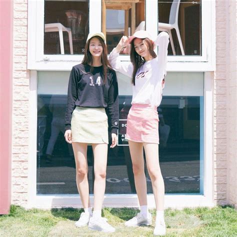 All Of Korea Is Falling In Love With These 18 Year Old Twin Sisters