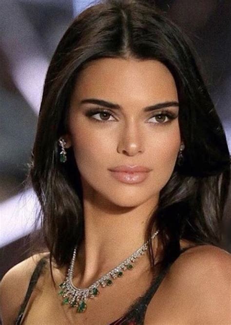 How To Glow Like A Goddess In 2020 Perfect Makeup Kendall Jenner Makeup