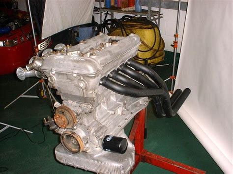 Bei der einrichtung unseres heims legen wir wert auf individualität, hochwertige materialien und eine … Alfa Romeo twin cam engine from 1954 until 1997
