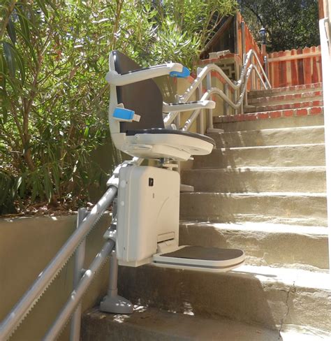 Both standard straight rail stair lifts and retractable rail stair lifts have what's called an incline finish at the top of the steps. Twin Rail Outdoor Curve Stair Lift - to Assist Handicapped ...
