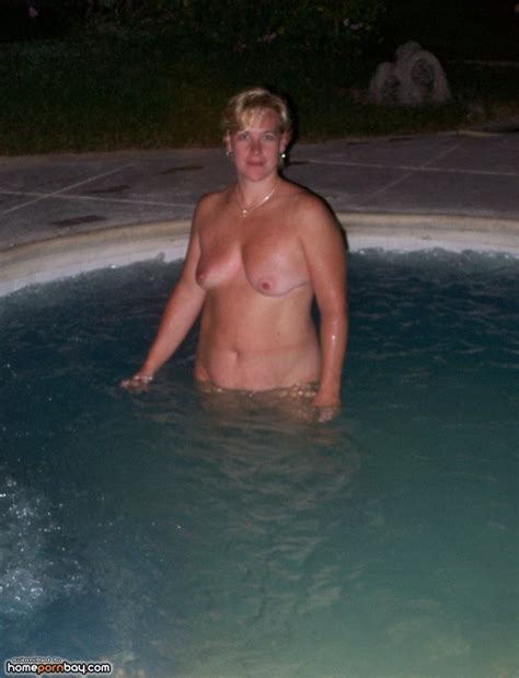 Hot Mature Swinger Couple Play In The Pool 33 Pics Xhamster