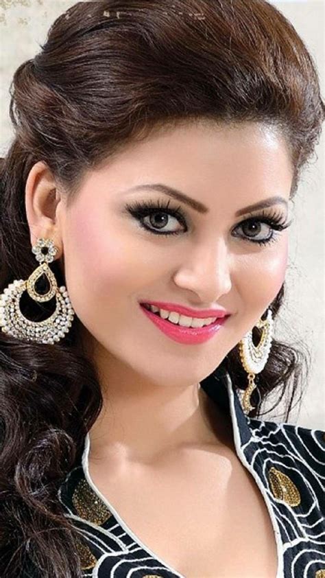 She rocks the bollywood from her film aashiqui 2 (2013). Pin on Urvashi Routela