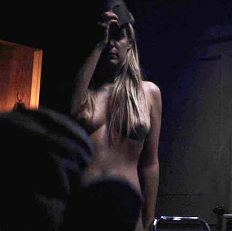 Riley Keough Naked Scene From Hold The Dark Scandal Planet