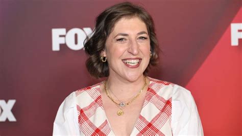 Jeopardy S Mayim Bialik Makes Surprising Confession About Her Appearance Hello