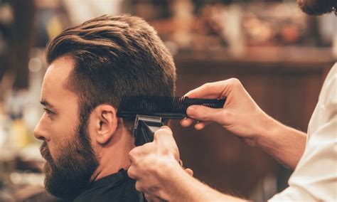 Créé par the haircut, le coiffeur privé des hommes. Coiffure: 101 idées de coupe d'homme pour cheveux mi-longs ...