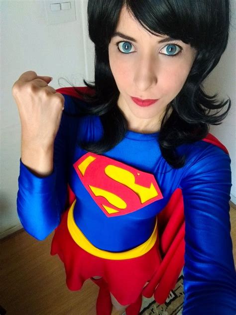 Superwoman Superman Tirar Uma Selfie Cosplay Superman