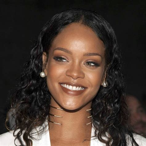 Rihanna ️ Biografía Resumida Y Corta