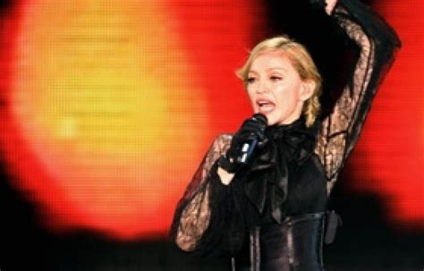 Madonna Quitte Warner Pour Un Promoteur De Concerts Le Devoir