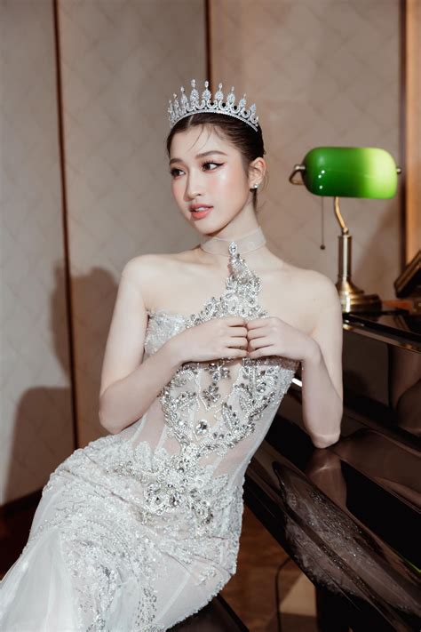 Nhan Sắc Càng Ngắm Càng Yêu Của Á Hậu Phương Nhi