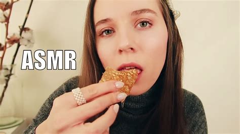Asmr Eating Raw Honeycomb Sticky Satisfying Sounds Youtube