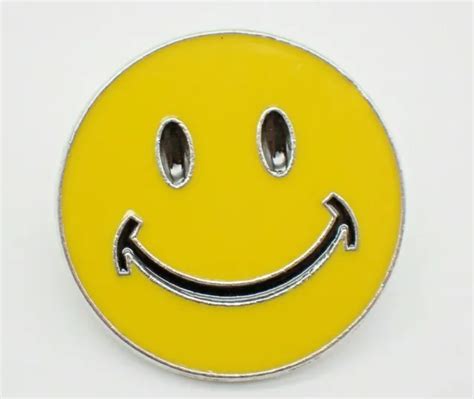 Happy Face Smile Smiley Yellow Have A Nice Day Retro Enamel Lapel Pin