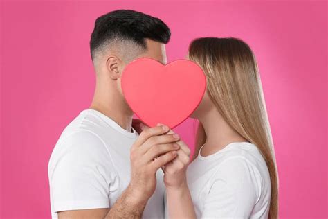 Romantic Honeymoon Gift Basket Ideas For Newlyweds The Demos