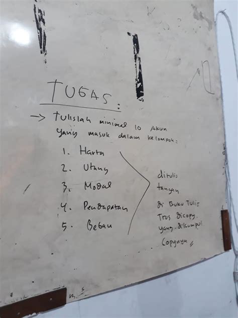 Inilah perbedaan utama antara akun modal dan akun saat ini. Sebutkan 10 akun yang termasuk dalam golongan : harta ...