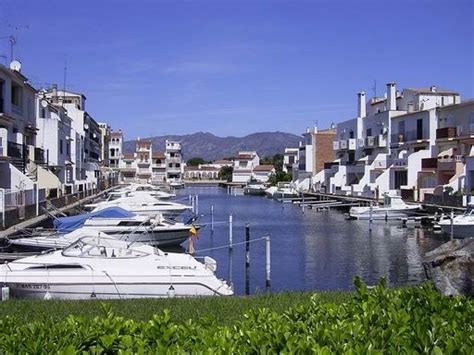 Sonne, meer und strand ? Empuriabrava - Wikipedia
