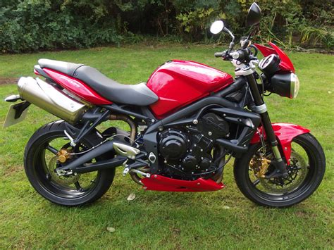 Sapphire black and matte silver ice. 2012 12 TRIUMPH STREET TRIPLE R 4k,Reduced,free delivery ...