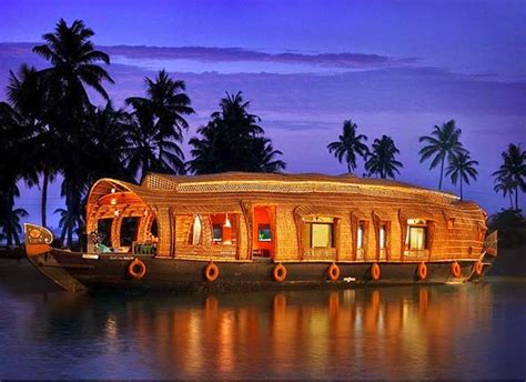 Munnar Holidays Voyage Through Kerala House Boat Kerala Travel India Travel Honeymoon Tour