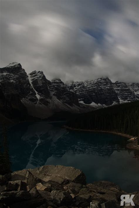 Cloudy Night At Moraine Lake I Caught A Ride To Moraine La Flickr