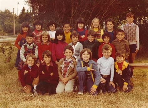 Photo De Classe Ce2 Ou Ce1 Mme Darve De 1977 Ecole Les Pins Parasols