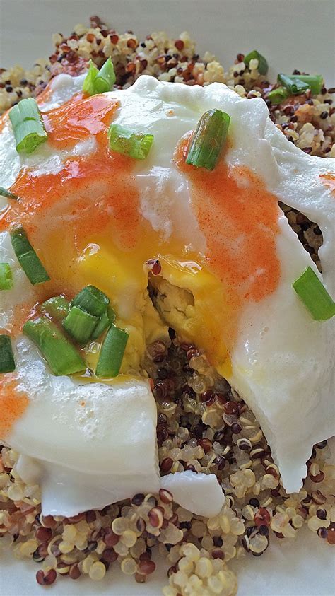 Simple Sunny Poached Egg Over Quinoa Poached Eggs Healthy Breakfast