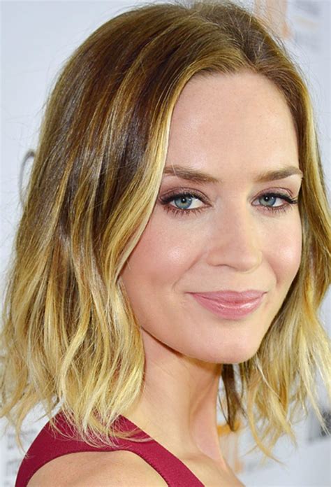 Jan 31, 2018 · emily blunt is a british actress known for roles in such films as 'the devil wears prada,' 'edge of tomorrow,' 'into the woods' and 'a quiet place.' who is emily blunt? Viewer's Choice: Which Emily Blunt TIFF 2012 Look Do You ...