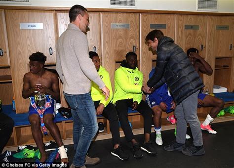 Pero preferimos decirte lo que hay detrás. Chelsea's Chalobah brothers have dance-off after cup win ...
