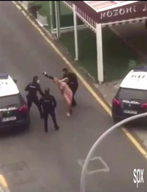 NAKED WOMAN RUNS NUDE BEFORE BEING ARRESTED BY POLICE DURING LOCKDOWN