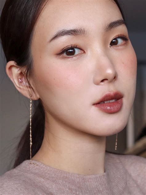 Korean Makeup Basics To Look Younger Blue Eye Makeup Smokey Eye