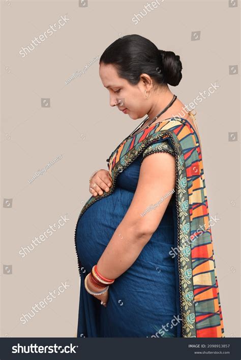 Pregnant Saree Meer Dan 165 Rechtenvrije Licentieerbare Stockfotos Shutterstock