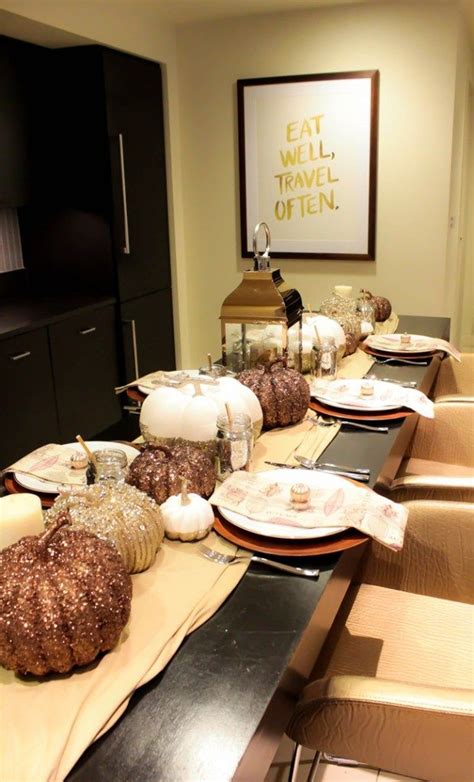 Lovely Metallic And Sparkly Thanksgiving Tablescape Place Settings