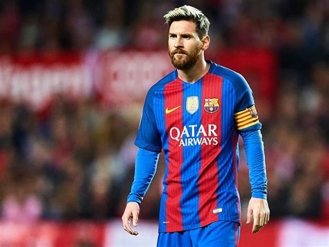 Lionel andrés messi cuccittini, испанское произношение: Lionel Messi Resmi Bertahan di Barcelona Hingga 2021 | 103 ...