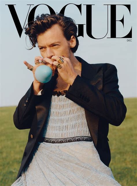 Harry Styles Verschijnt Als Eerste Man Ooit Op De Cover Van Vogue Nrc