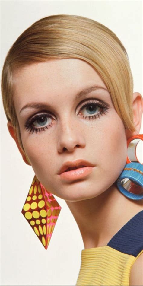 13 Of Our Favorite Style Icons Of All Time Twiggy Makeup 60s Makeup