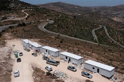 محكمة الاحتلال تمنع إخلاء بؤرة استيطانية جديدة بالضفة الغربية