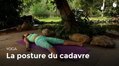 Apprendre La Posture Du Cadavre Shavasana Apprendre Le Yoga Sikana