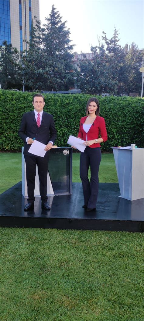 Ana haber bültenini sunması ile tanınan başarılı spiker buse yıldırım, ntv'nin yeni ekran yüzü oldu. Buse Yıldırım Kimdir : Buse Yildirim Ozgecmis