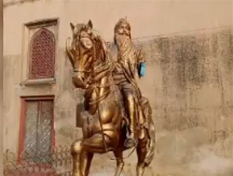 Pakistan Maharaja Ranjit Singhs Statue Vandalised In Lahore
