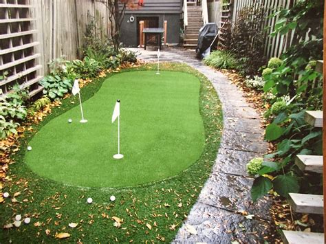 Yonge Street Mid Toronto Small Artificial Golf Green Artificial Grass